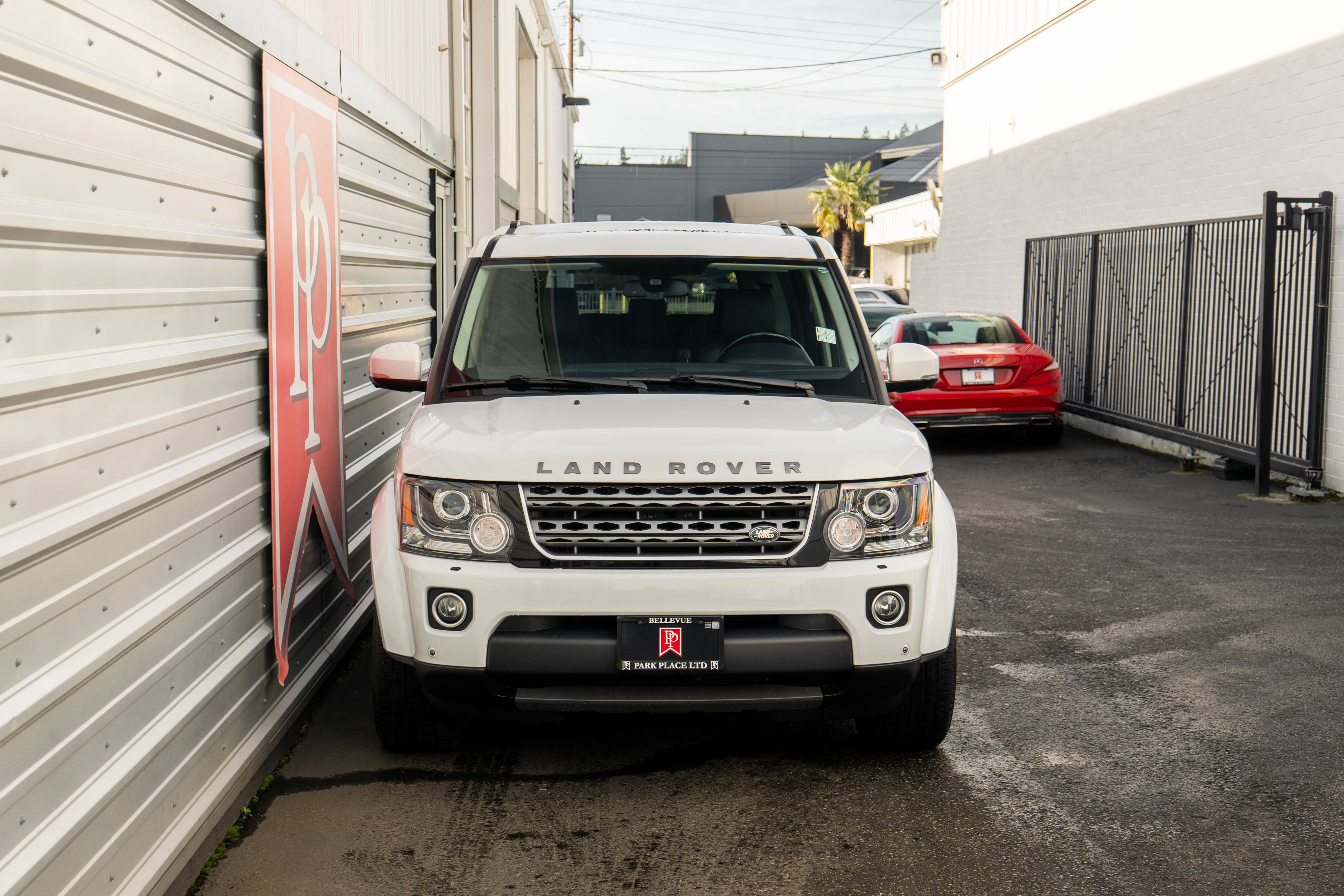 Used 2016 Land Rover LR4 HSE Silver Edition AWD/4WD image 40