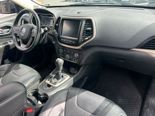 Used 2014 Jeep Cherokee Limited w/ Technology Group AWD/4WD image 35