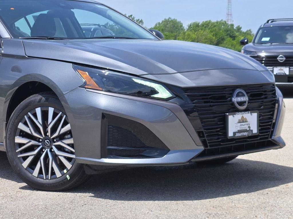 New 2026 Nissan Altima 2.5 SV AWD/4WD image 2