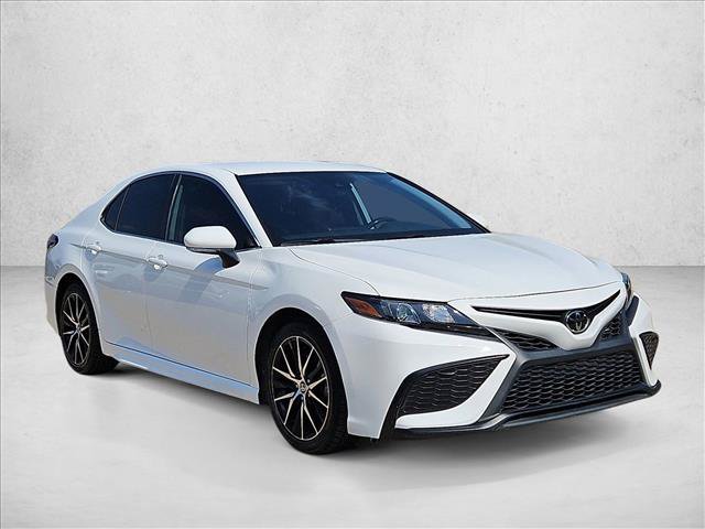 Used 2023 Toyota Camry SE FWD image 3