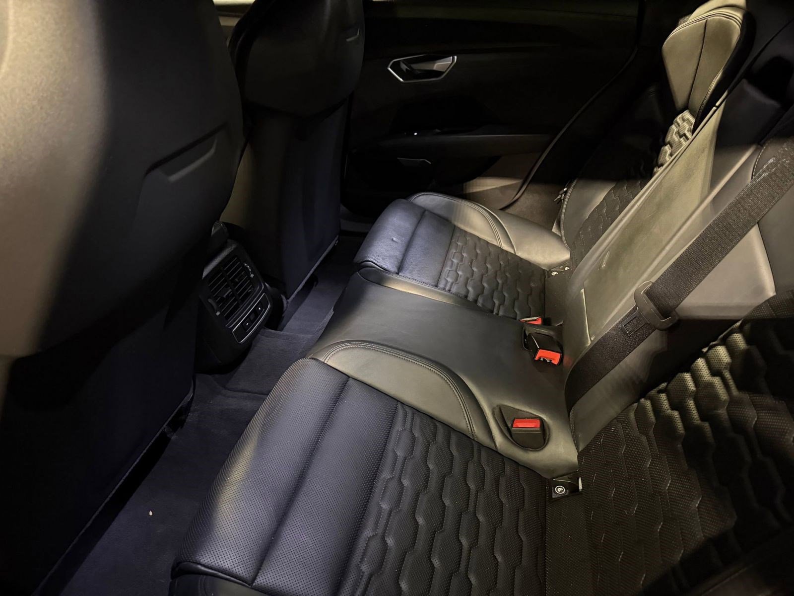 Certified 2023 Audi e-tron GT Premium Plus image 20