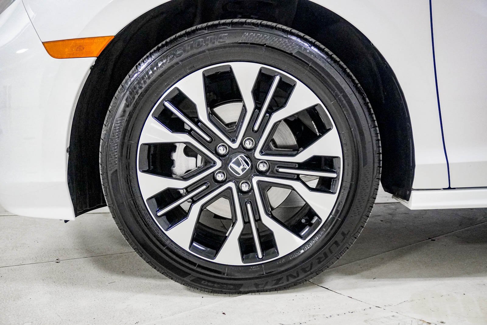 Certified 2026 Honda Odyssey Elite image 17