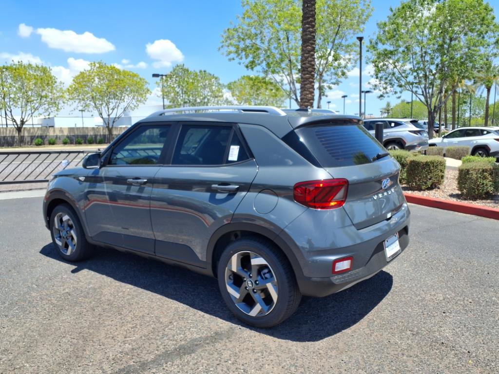 Certified 2025 Hyundai Venue SEL image 4