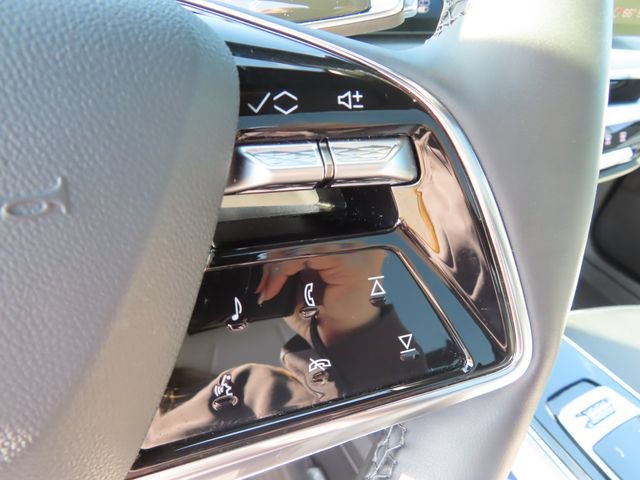 Used 2024 Cadillac Lyriq Luxury RWD image 20