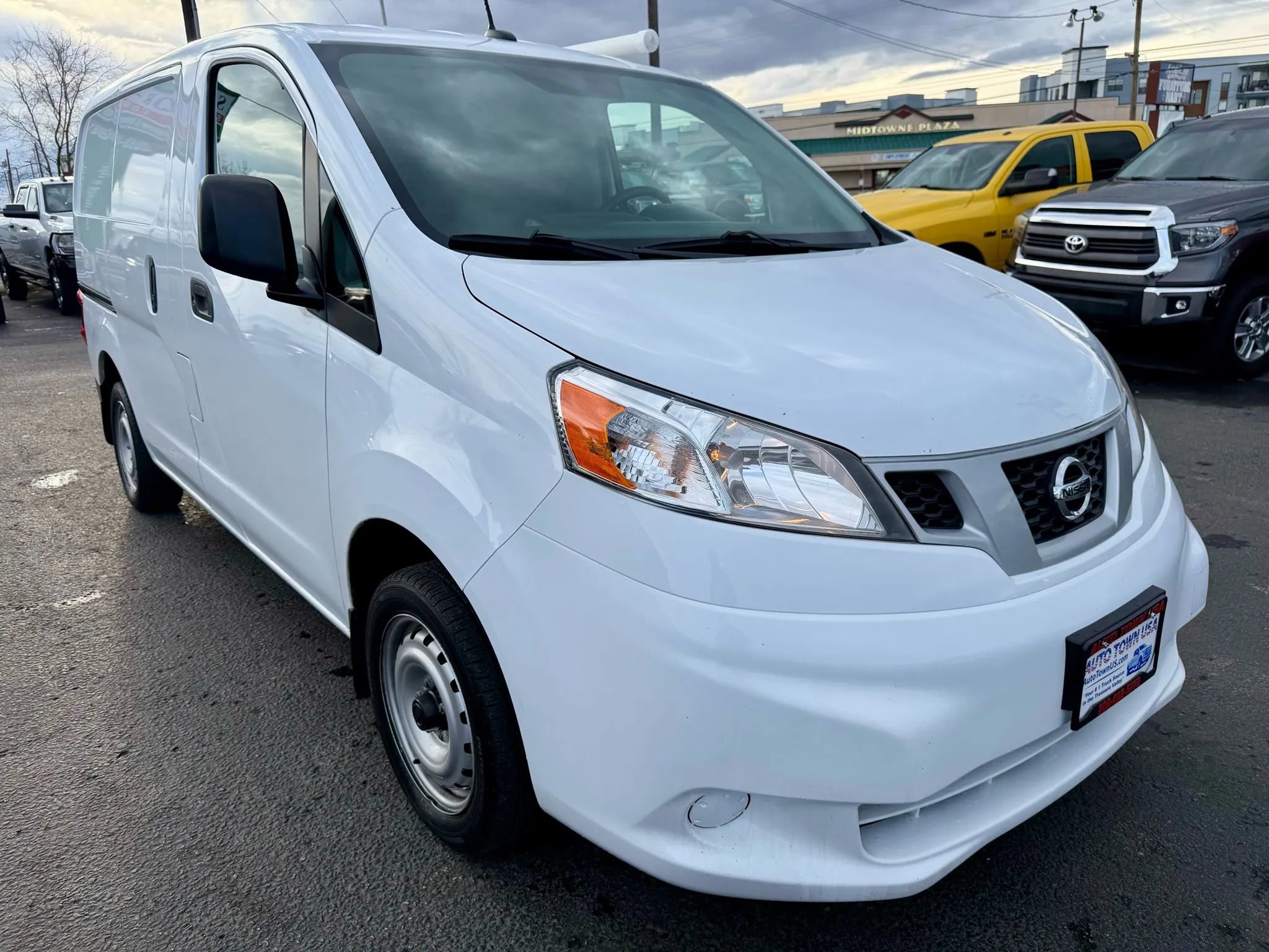 Used 2020 Nissan NV200 S FWD image 20