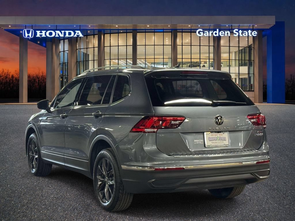 Used 2022 Volkswagen Tiguan SE AWD/4WD image 2