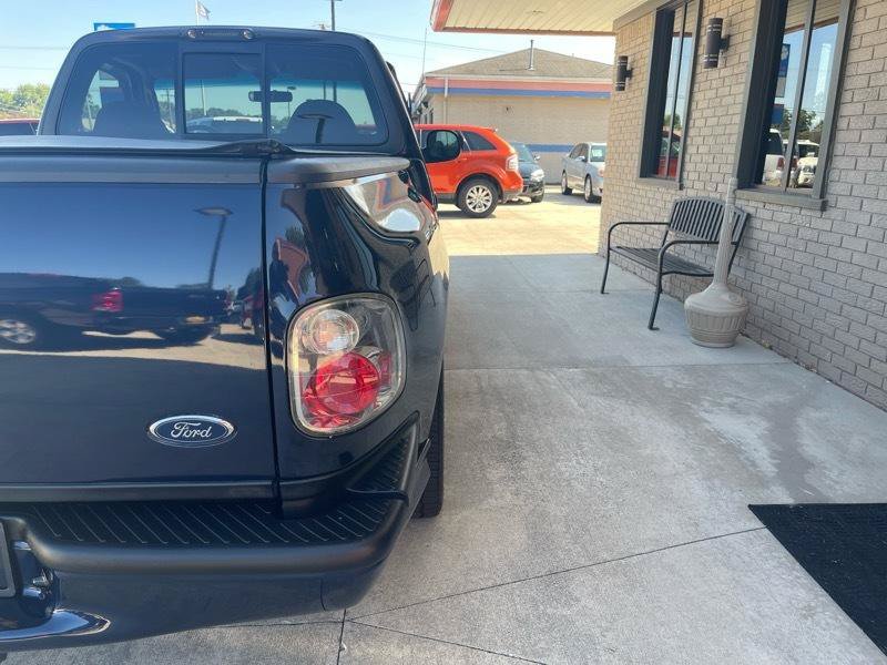 Used 2002 Ford F150 Lightning RWD image 21