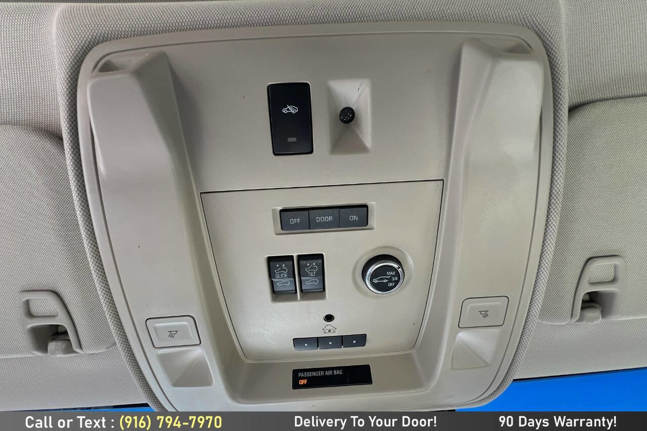 Used 2015 GMC Yukon Denali w/ Open Road Package AWD/4WD image 28