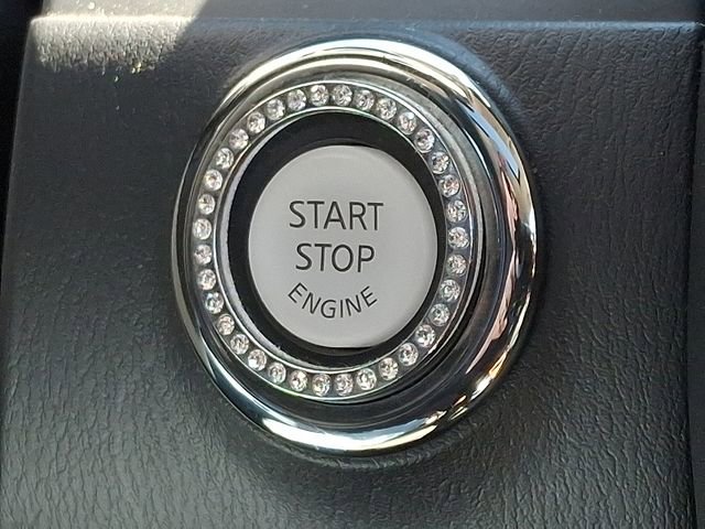 Used 2023 Nissan Armada SL AWD/4WD image 25