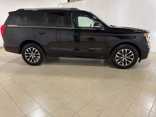Used 2025 Ford Expedition Platinum AWD/4WD image 6