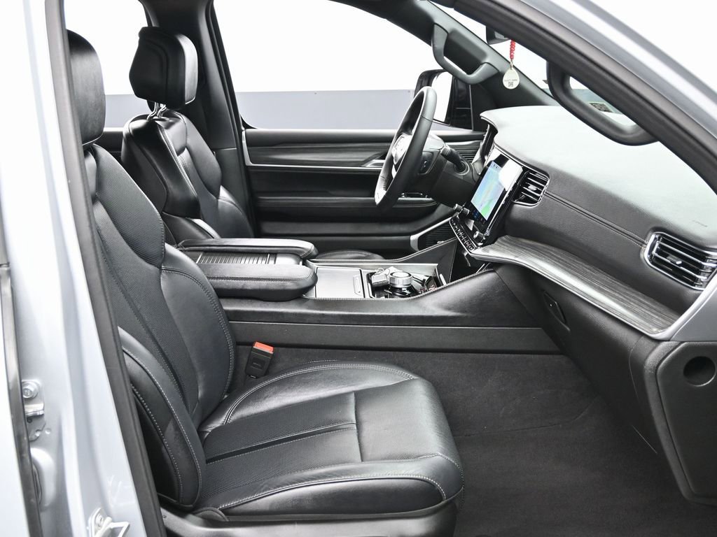 Used 2024 Jeep Wagoneer Series II w/ Flexible Seating Group image 42