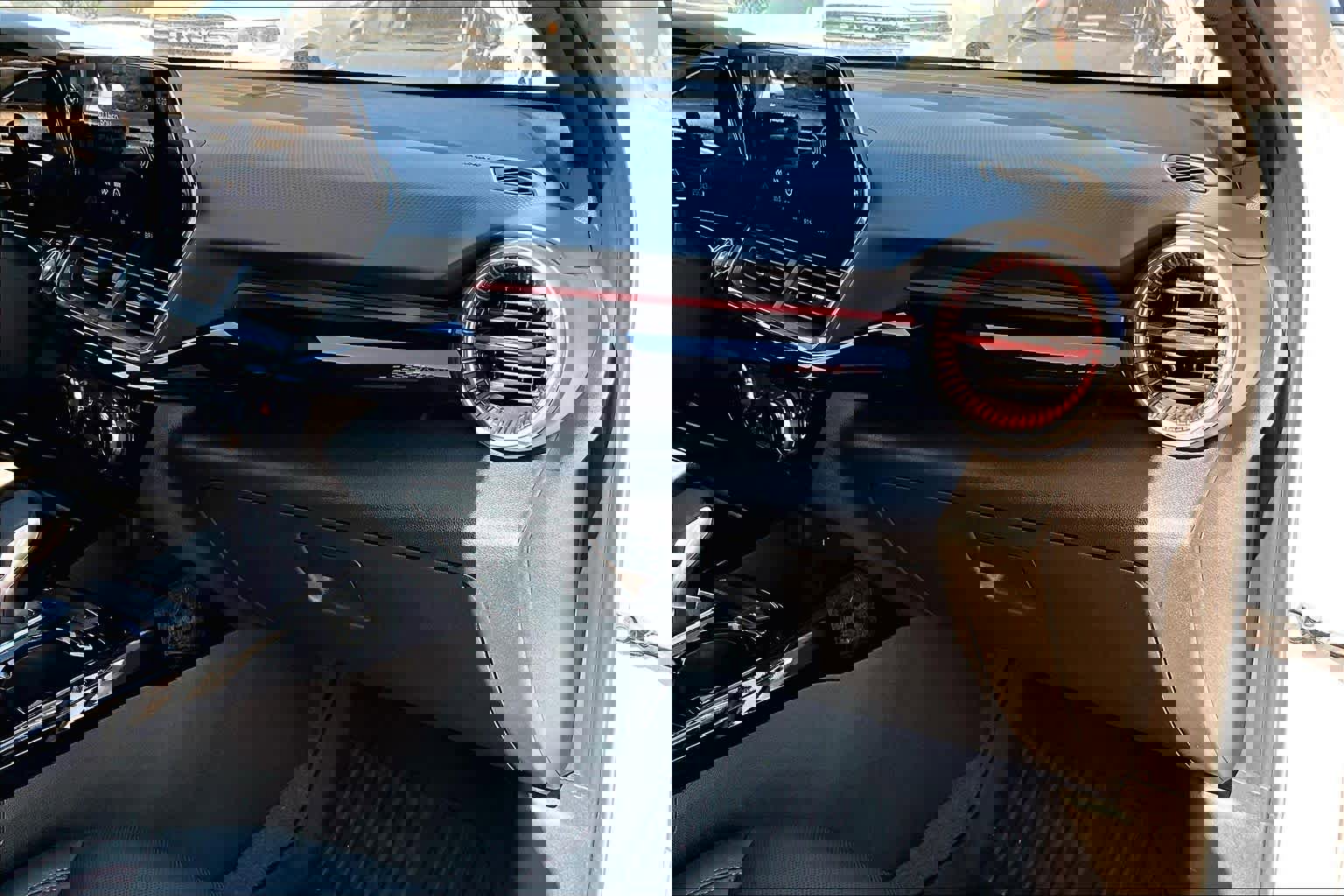 Used 2025 Chevrolet Trax RS w/ Driver Confidence Package image 18