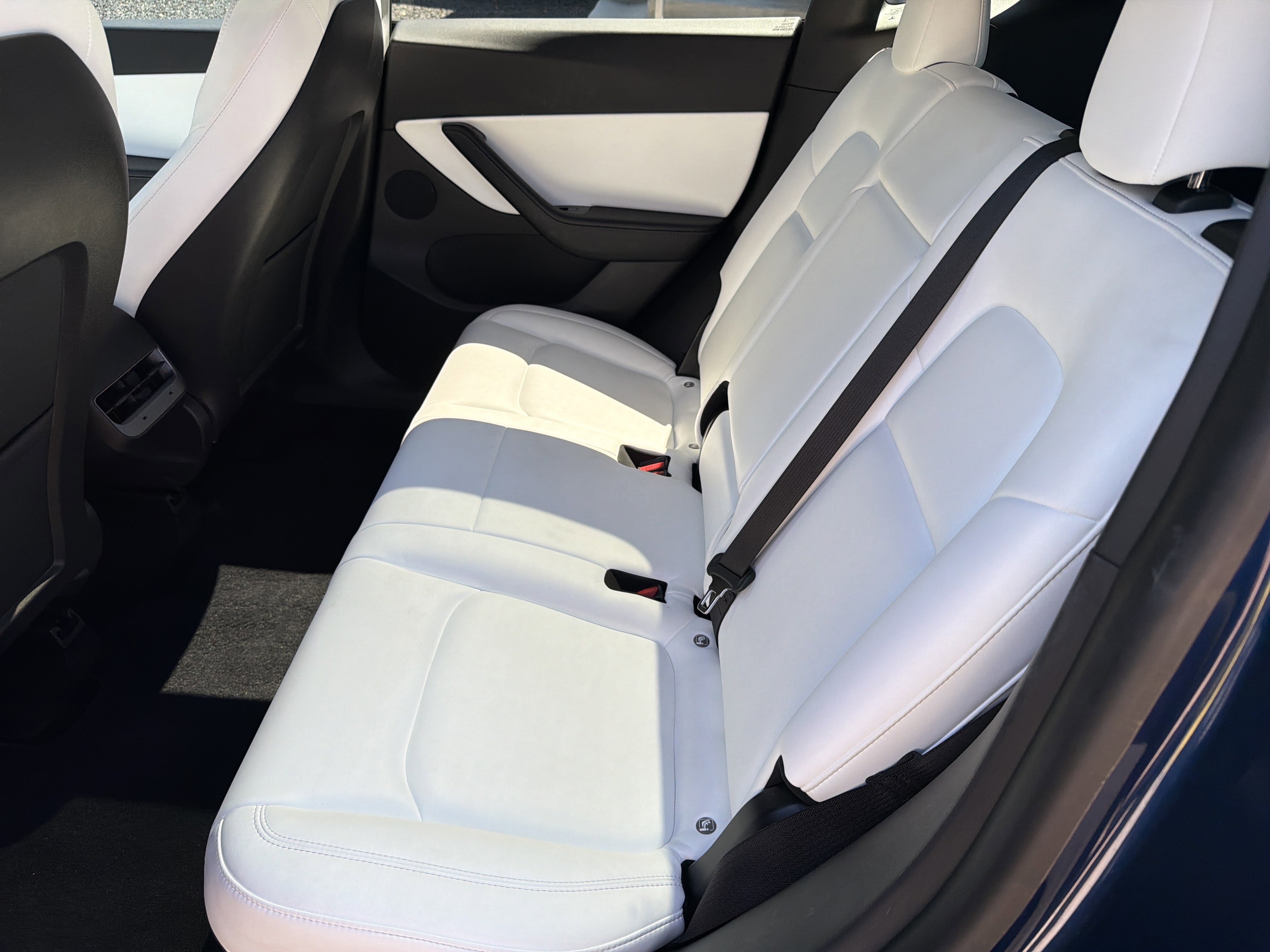 Used 2020 Tesla Model Y Long Range image 25