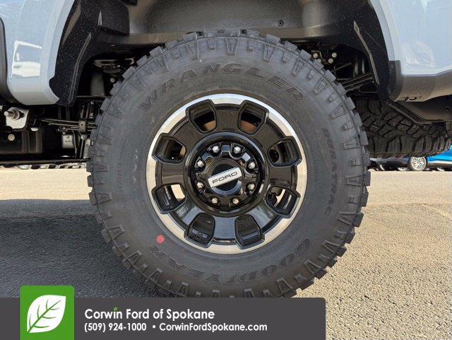 New 2026 Ford F350 Platinum w/ Tremor Off-Road Package AWD/4WD image 8