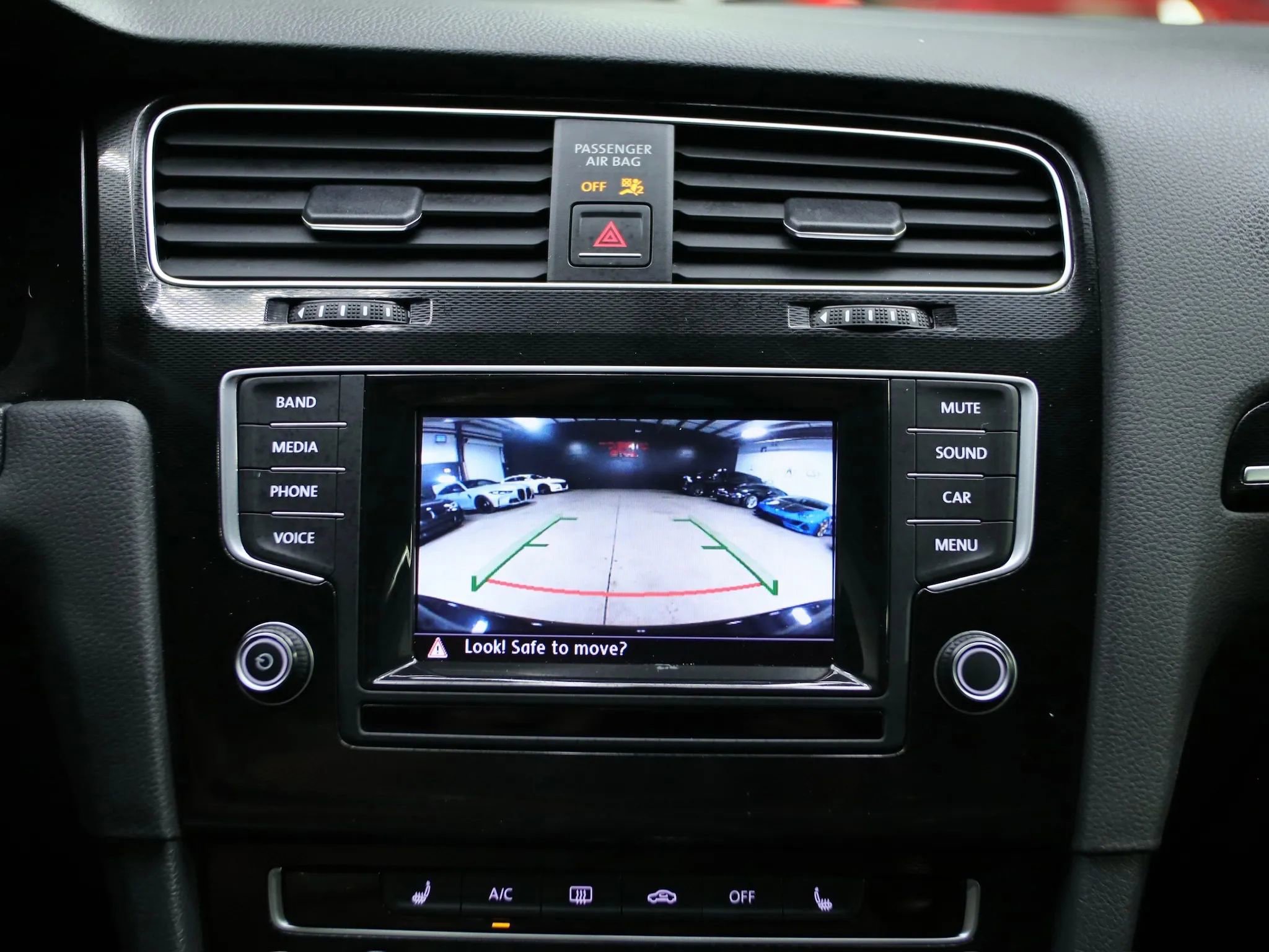 Used 2015 Volkswagen GTI SE image 30