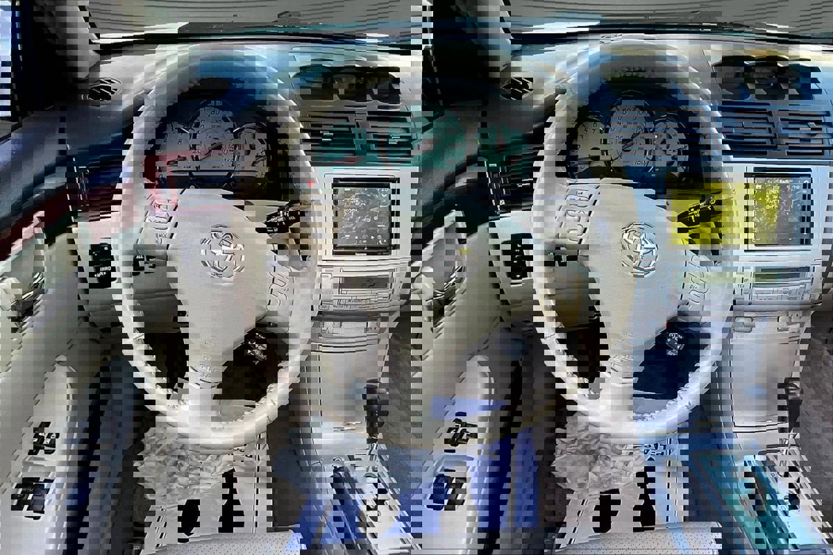 Used 2005 Toyota Solara SLE FWD image 8