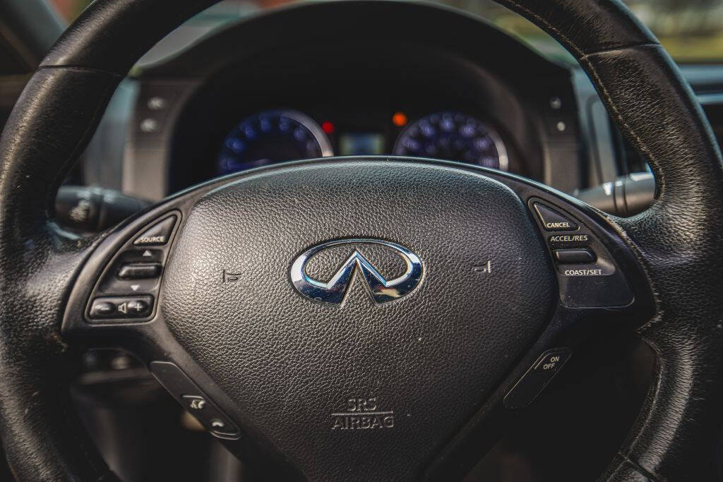 Used 2011 INFINITI G25 x w/ Moonroof Pkg AWD/4WD image 7