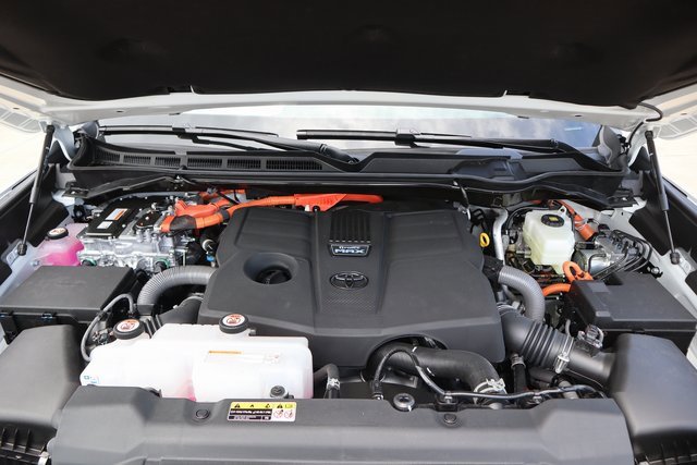 New 2025 Toyota Tundra Platinum image 29