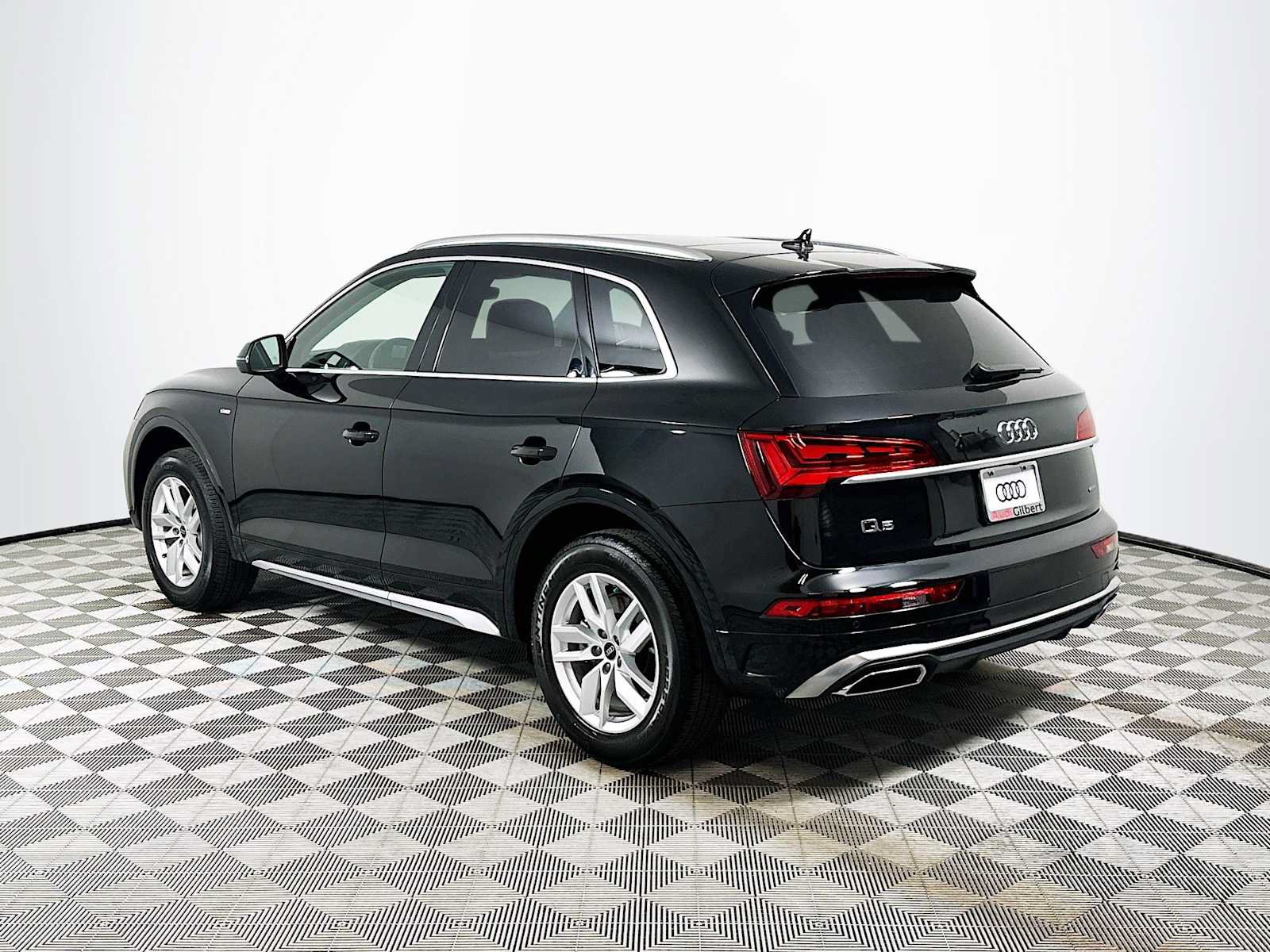 Certified 2023 Audi Q5 2.0T Premium w/ Convenience Package AWD/4WD image 5