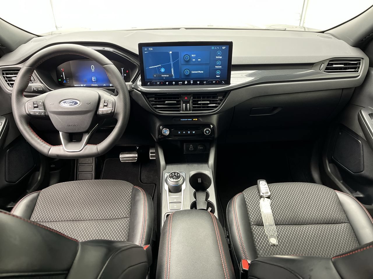 Used 2024 Ford Escape ST-Line w/ Tech Pack #1 AWD/4WD image 4