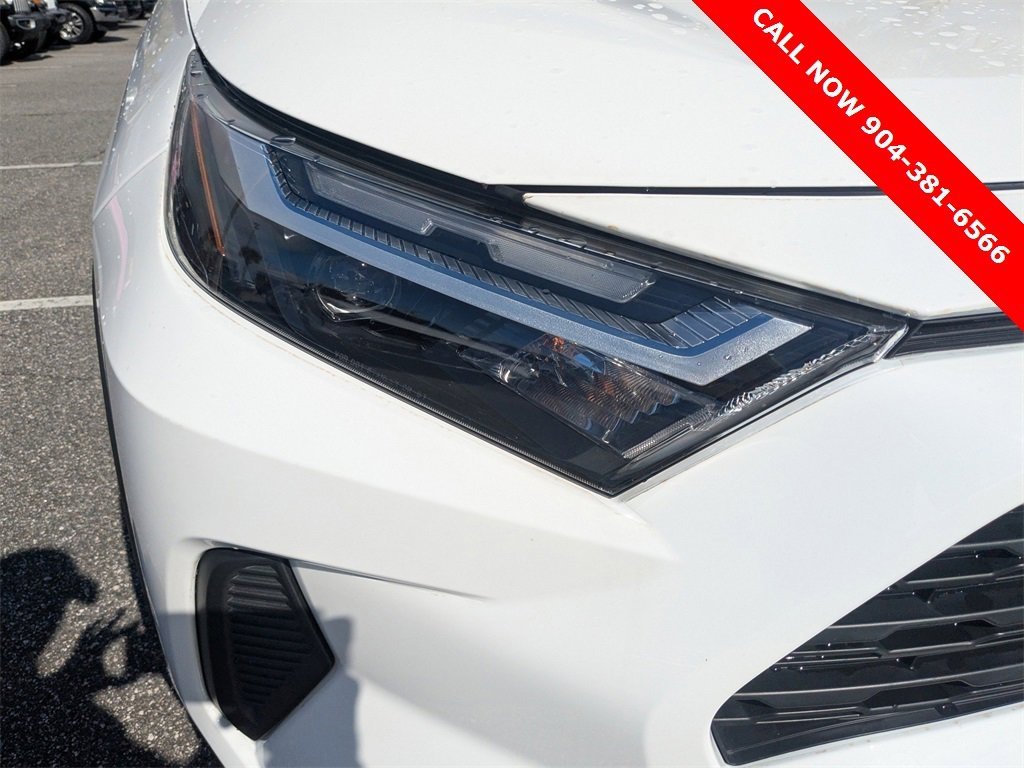 Used 2022 Toyota RAV4 XLE image 10