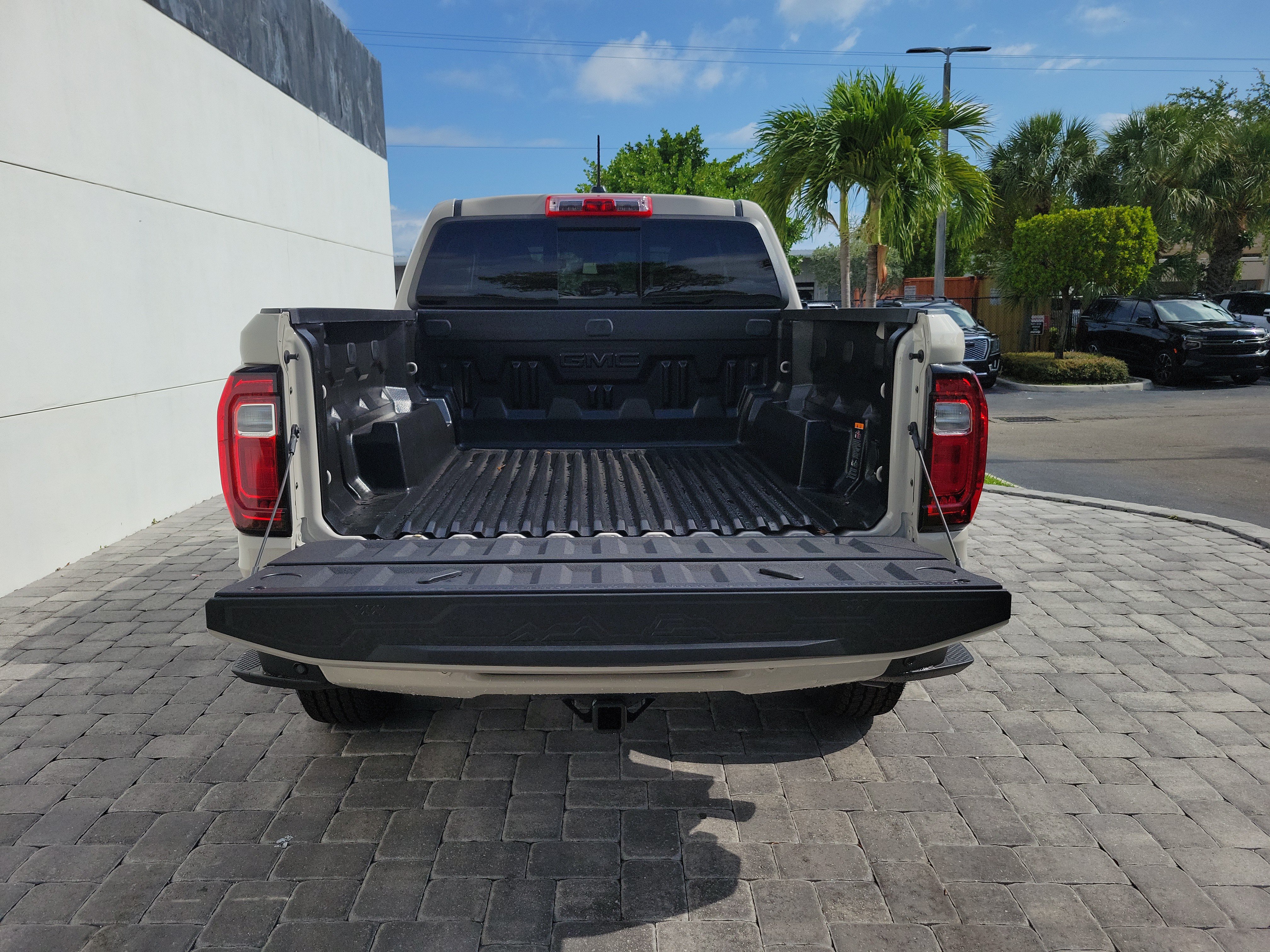 New 2026 GMC Canyon Elevation w/ Convenience Package RWD image 9