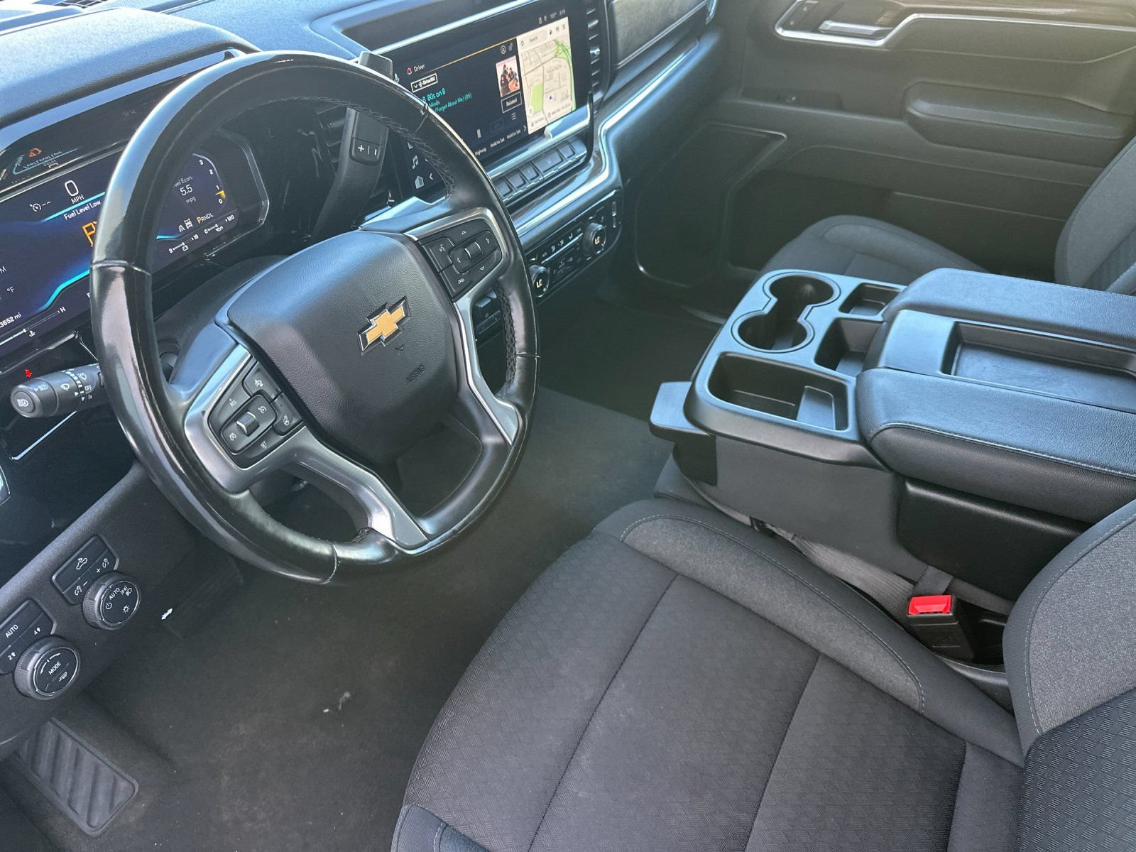 Used 2025 Chevrolet Silverado 1500 LT AWD/4WD image 9