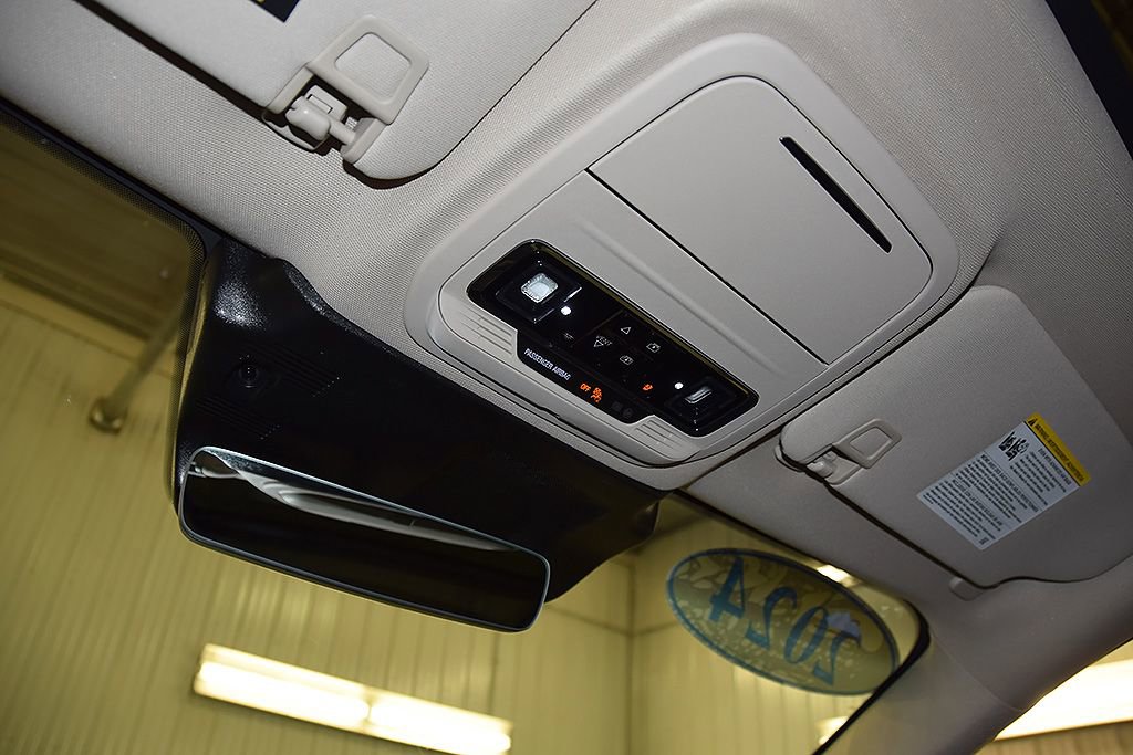 Used 2024 Lincoln Corsair AWD w/ Equipment Group 101A image 26
