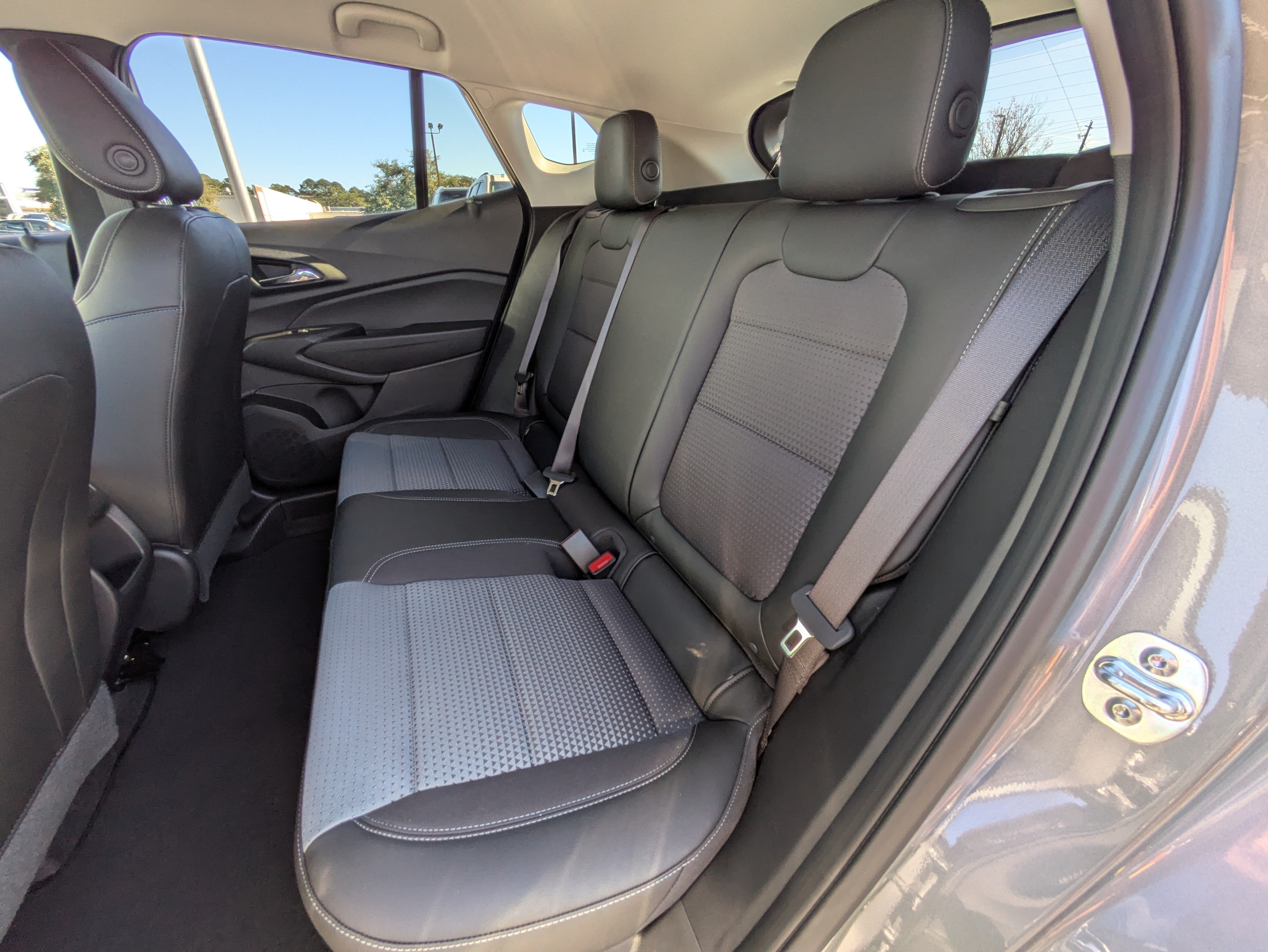 New 2025 Chevrolet Trax LT w/ Driver Confidence Package FWD image 8