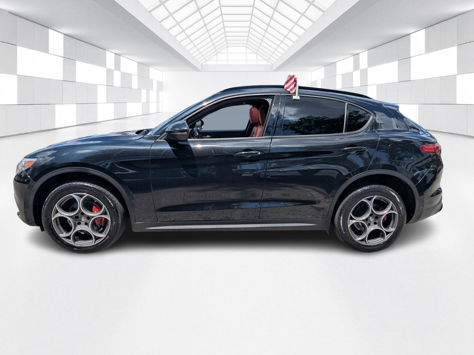 Used 2023 Alfa Romeo Stelvio Sprint RWD image 4