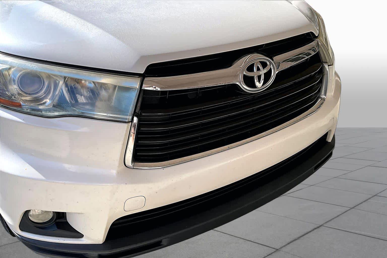 Used 2016 Toyota Highlander Plus FWD image 29