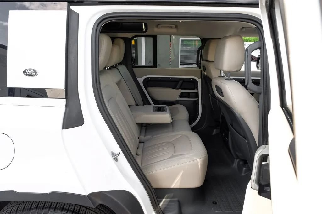 Used 2020 Land Rover Defender 110 SE AWD/4WD image 42