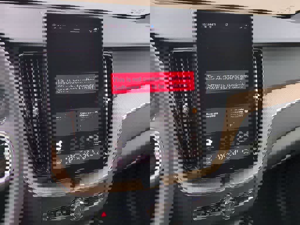 New 2026 Volvo XC60 B5 Plus w/ Protection Package Premier image 28