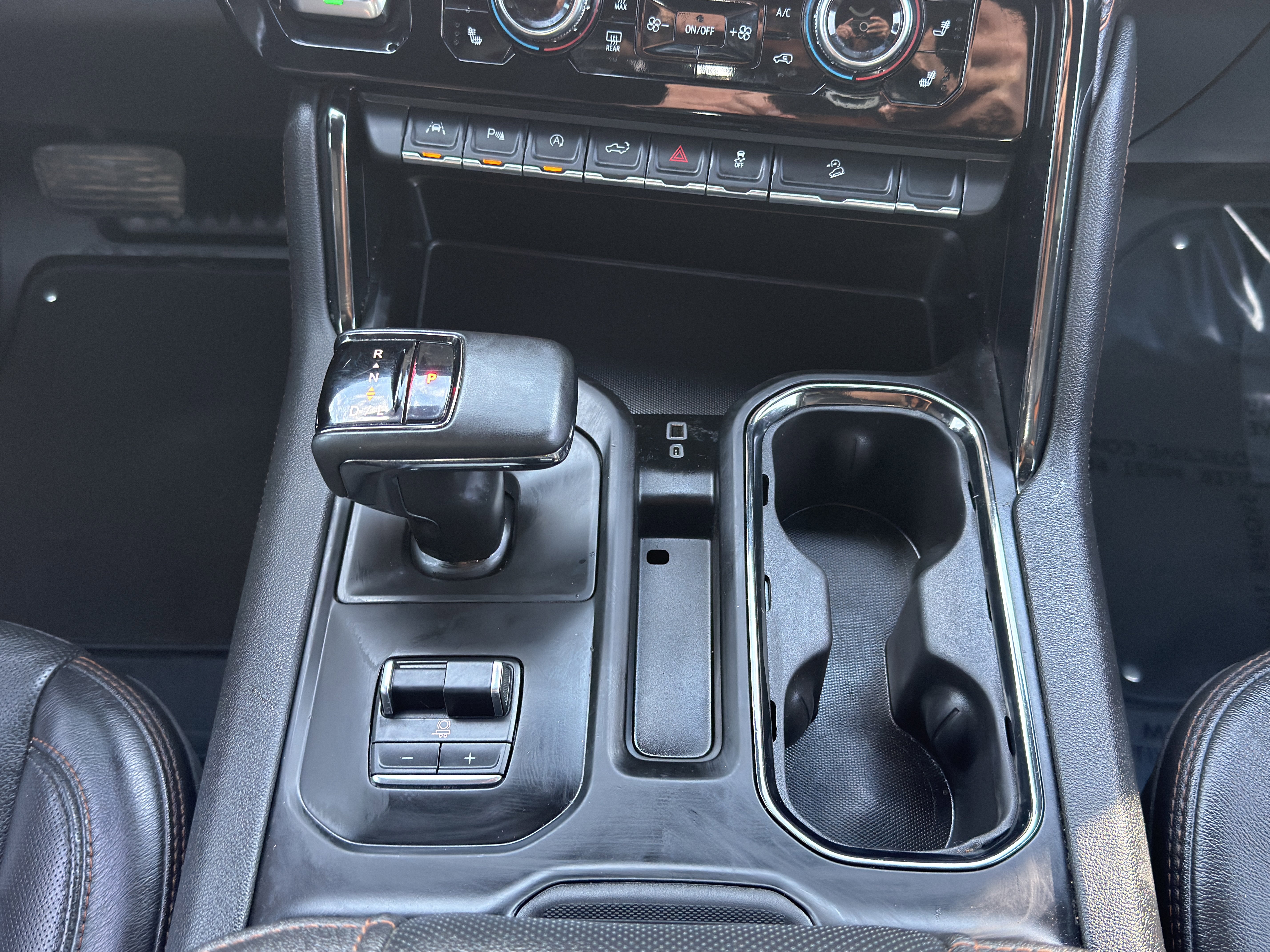 Certified 2023 GMC Sierra 1500 AT4 w/ Technology Package image 40