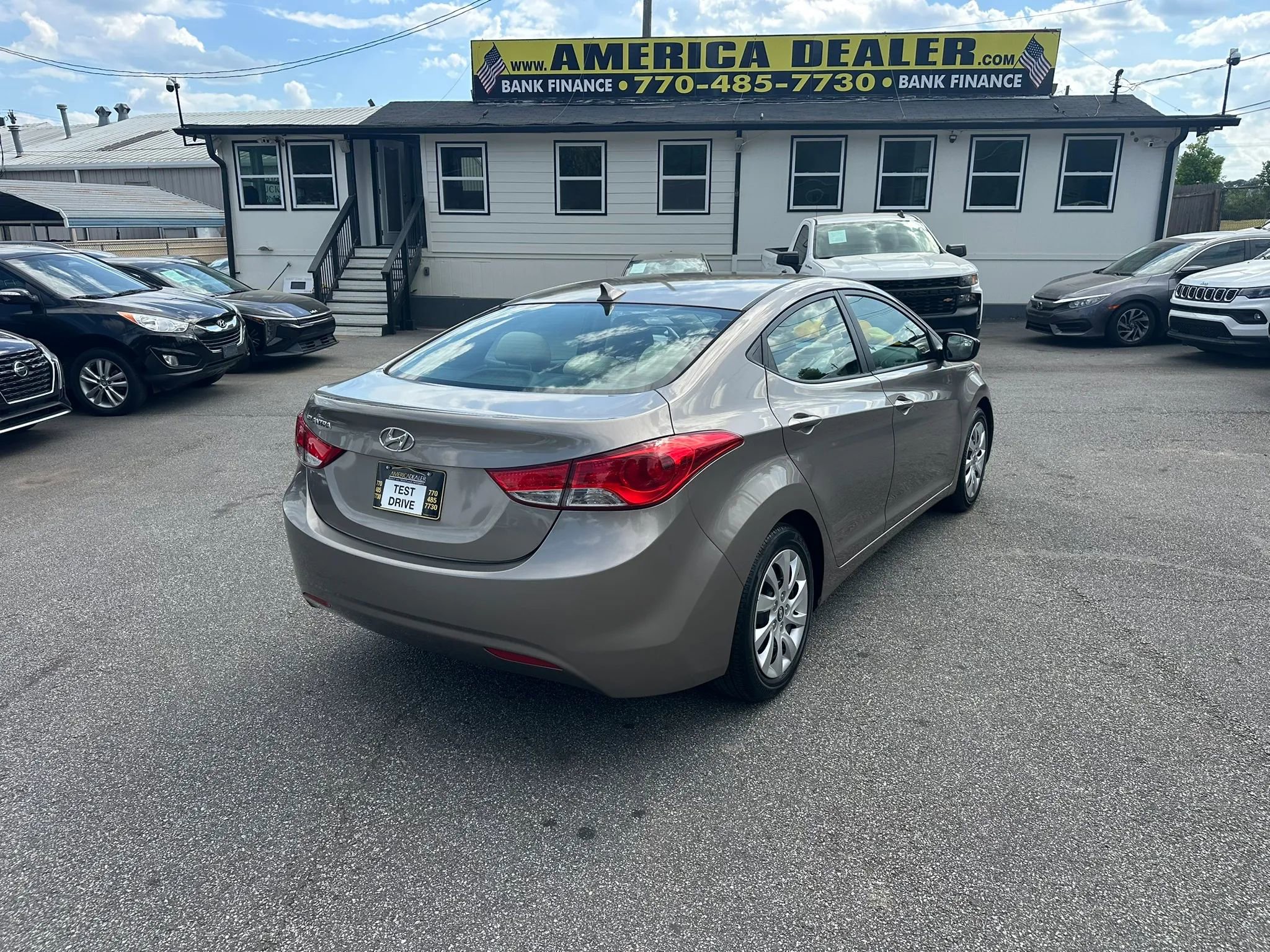 Used 2013 Hyundai Elantra GLS FWD image 9