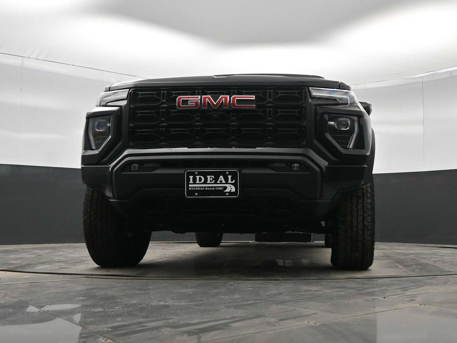 New 2026 GMC Canyon Elevation w/ Convenience Package image 32
