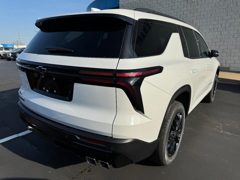 New 2026 Chevrolet Traverse LT image 3