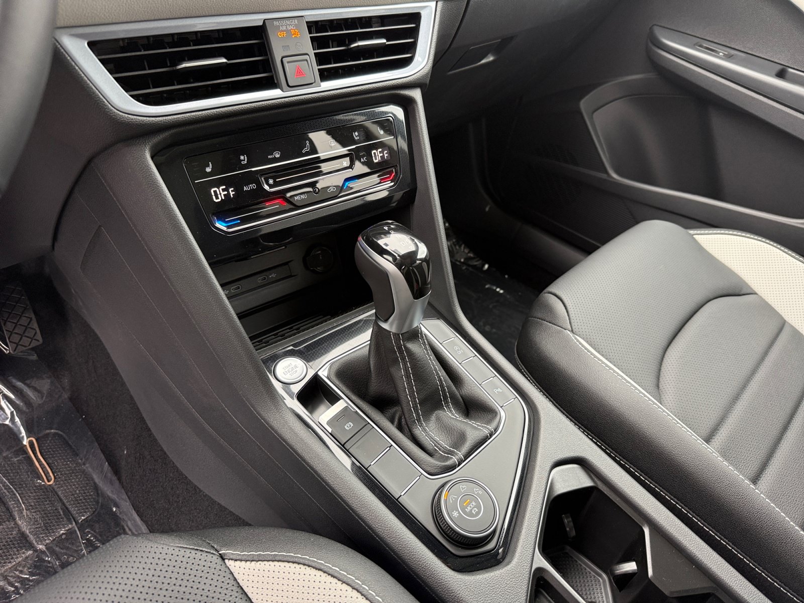 New 2026 Volkswagen Taos SEL AWD/4WD image 13
