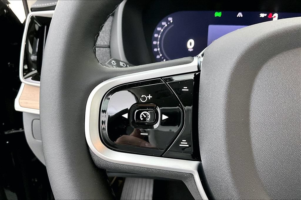 New 2026 Volvo XC90 B5 Plus AWD/4WD image 14