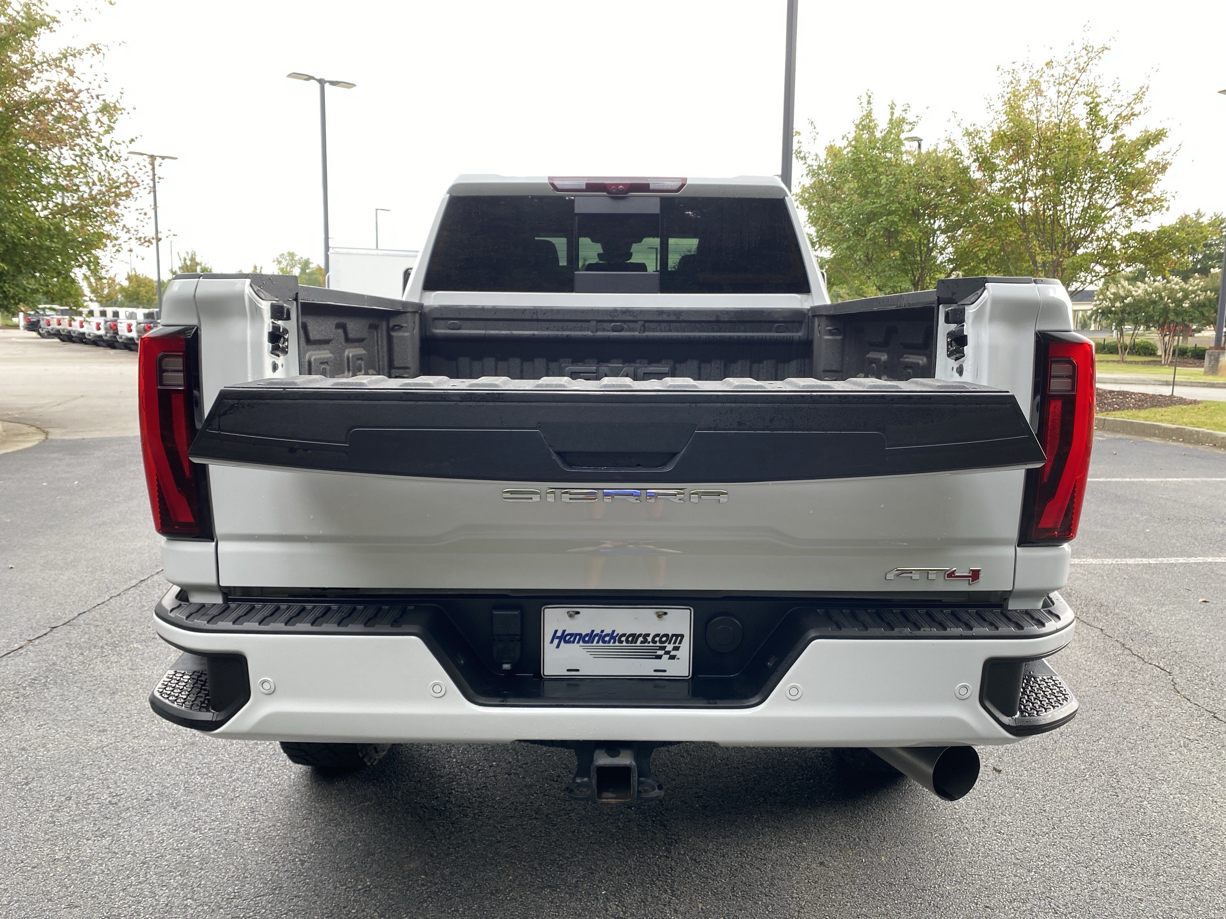 Used 2025 GMC Sierra 2500 AT4 w/ AT4 Premium Plus Package AWD/4WD image 11