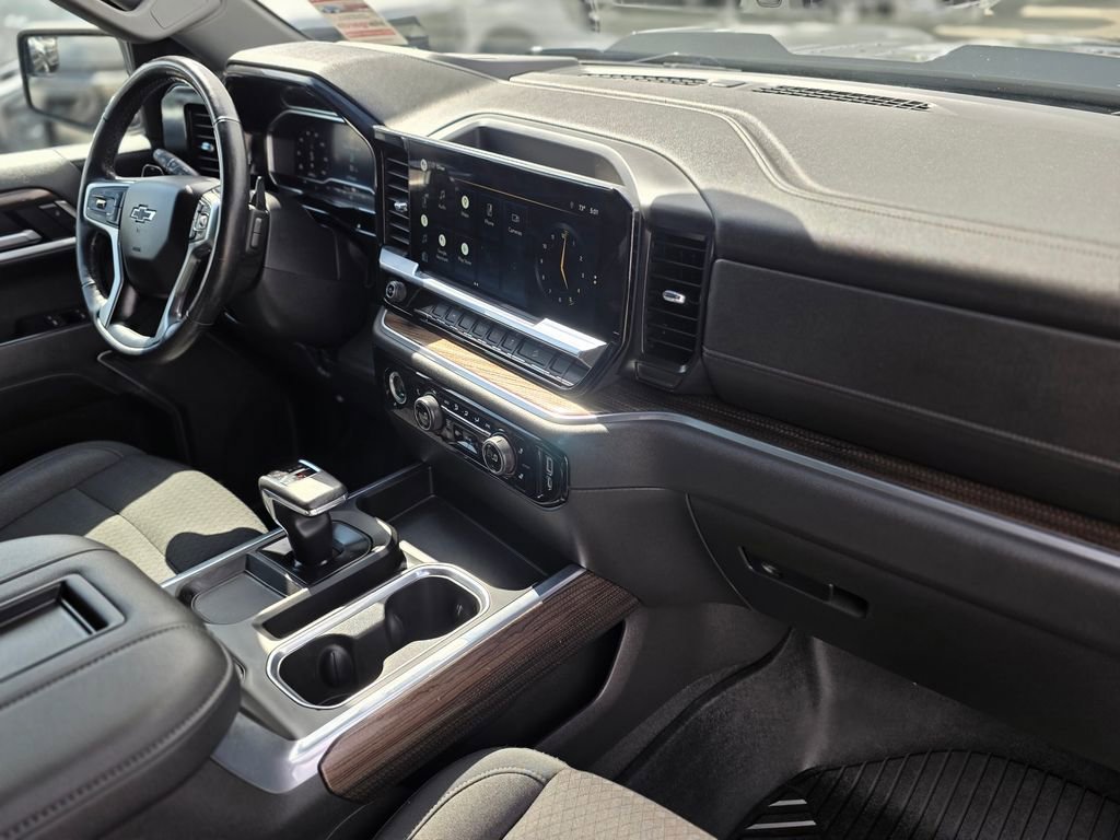 Used 2022 Chevrolet Silverado 1500 LT Trail Boss AWD/4WD image 9