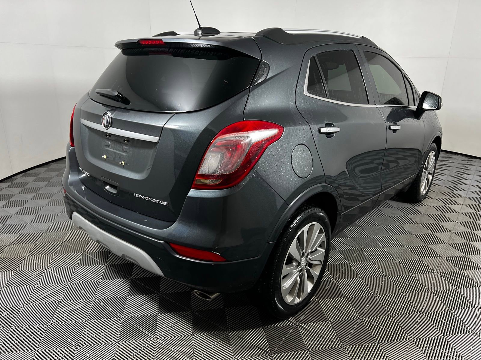 Used 2018 Buick Encore Preferred image 5