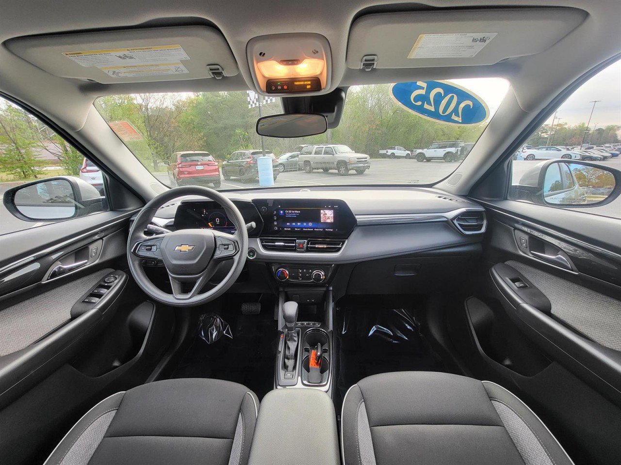 Used 2025 Chevrolet TrailBlazer LT AWD/4WD image 14