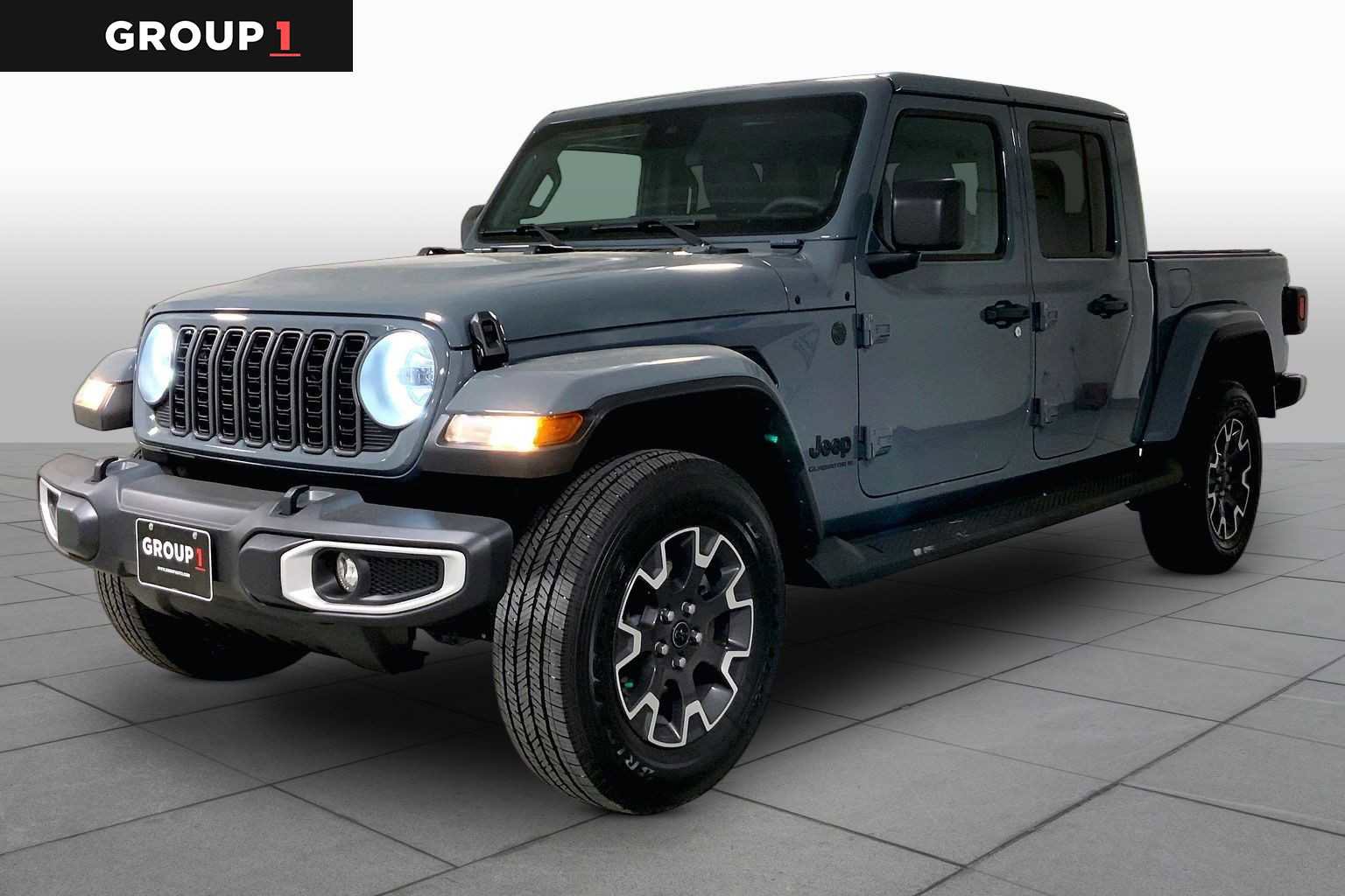 Used 2025 Jeep Gladiator Sport w/ Premium Package image 1