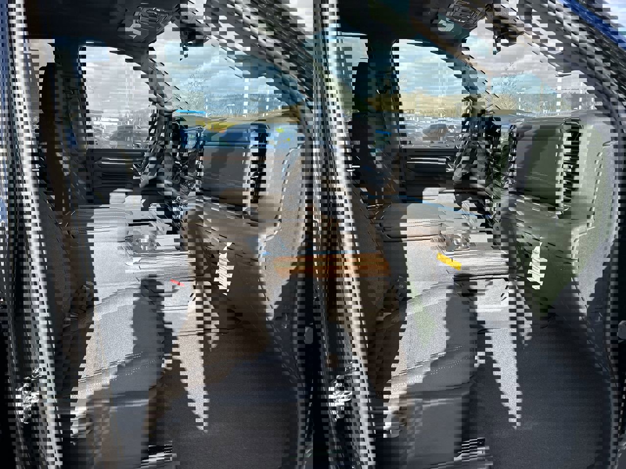 New 2026 Chevrolet Silverado 3500 LT image 15