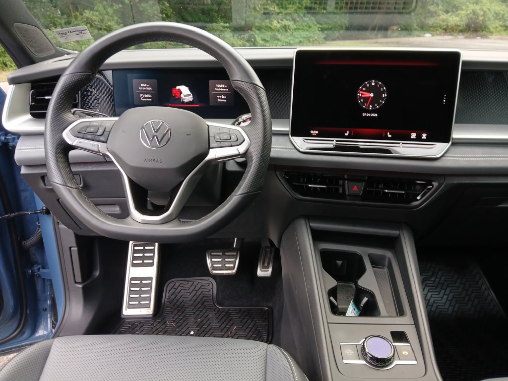 Used 2026 Volkswagen Tiguan SE R-Line AWD/4WD image 14