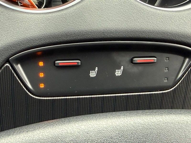 Used 2023 Toyota Venza XLE image 30