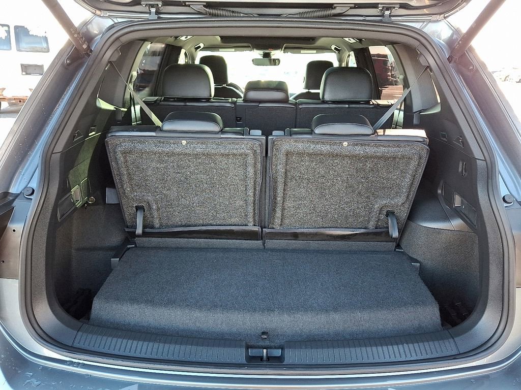 Used 2024 Volkswagen Tiguan SE R-Line image 29