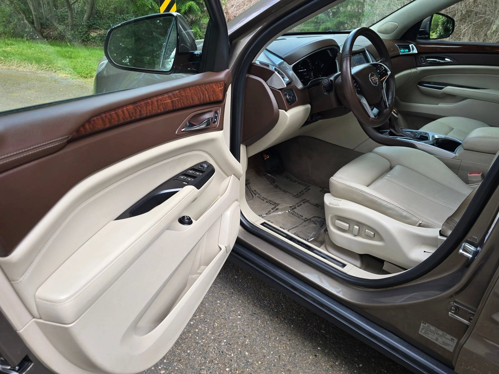 Used 2016 Cadillac SRX Performance w/ Driver Awareness Package AWD/4WD image 19