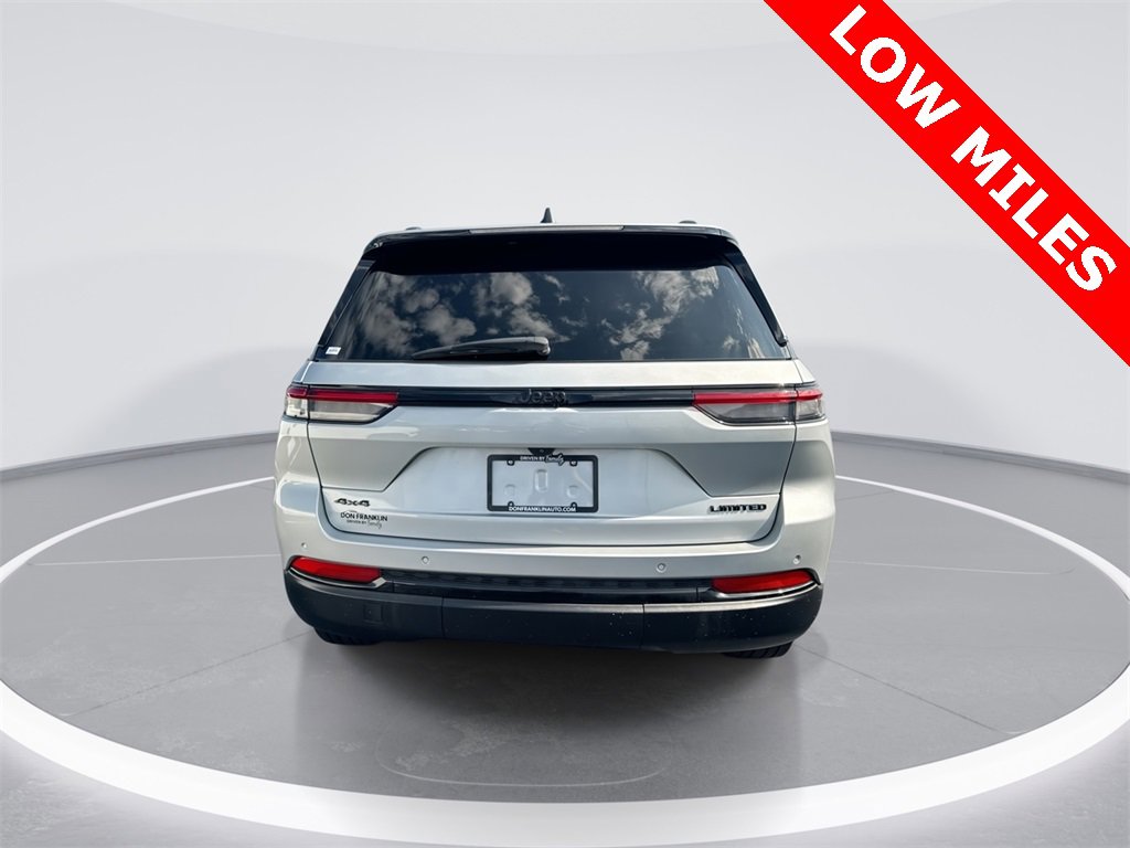 Used 2024 Jeep Grand Cherokee Limited w/ Black Appearance Package image 7